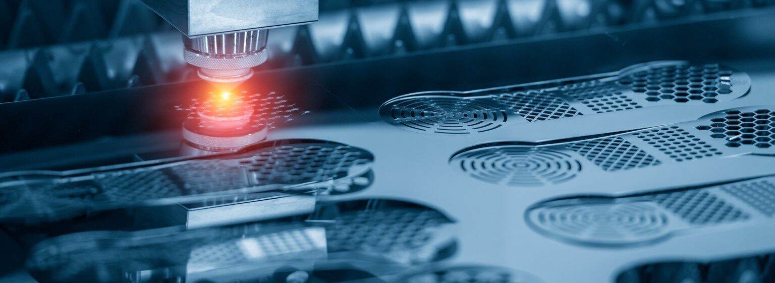 Fiber laser cutting machine